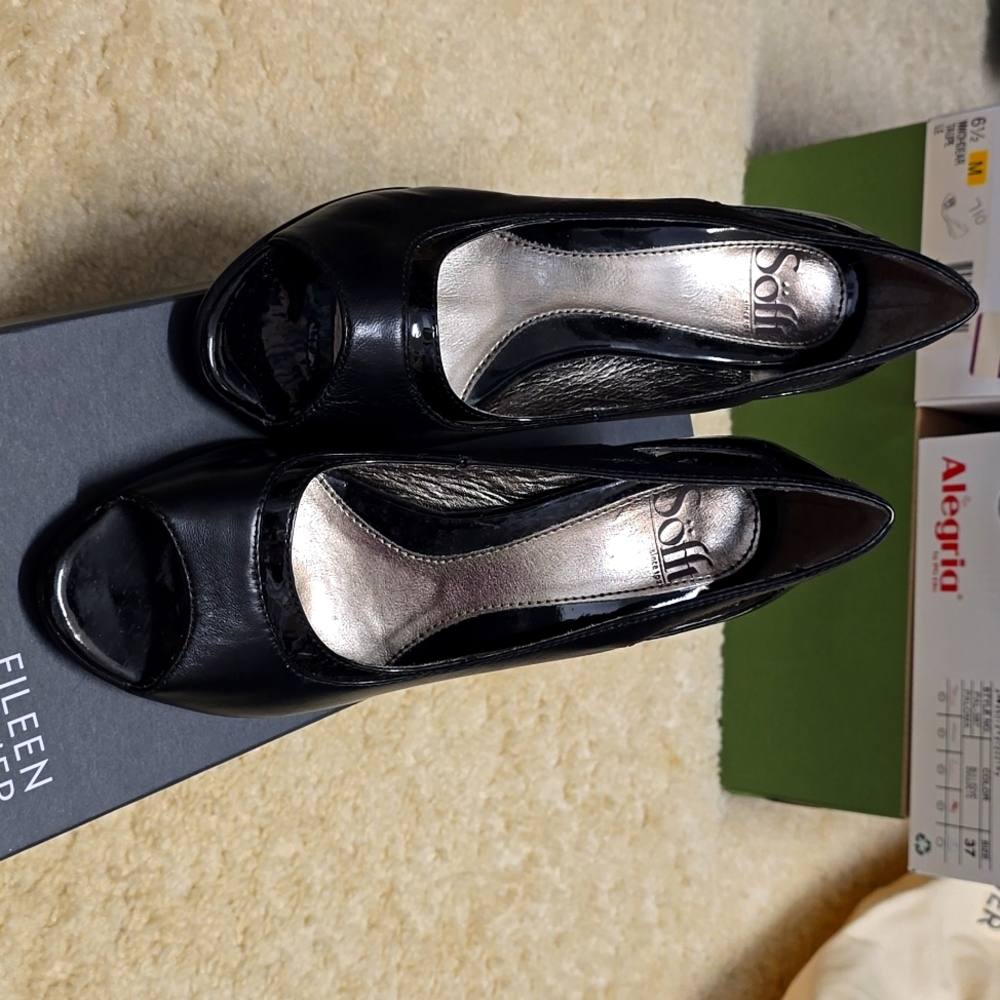 Soft Leather Black Pump